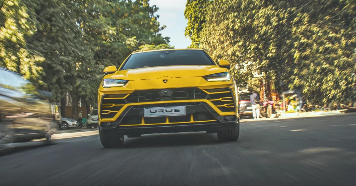 The Ultimate SUV Experience: Exploring Dubai in a Lamborghini Urus